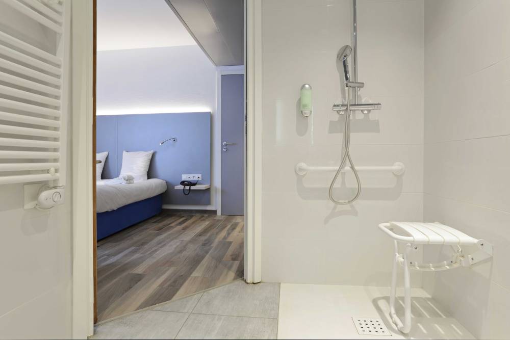 salle de bain pmr