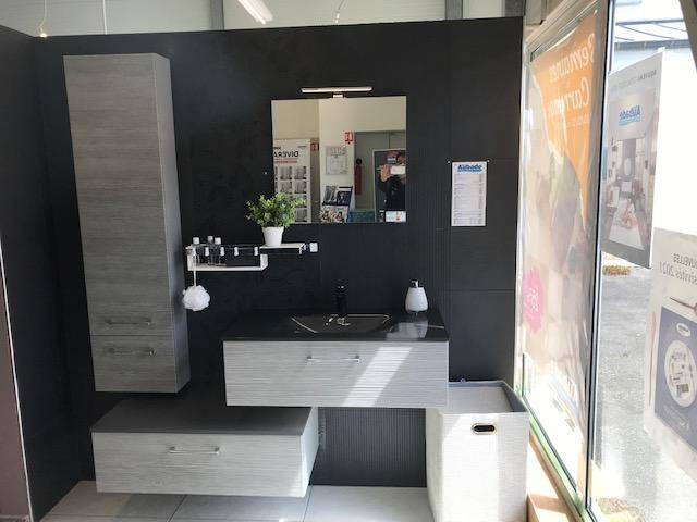 Ensemble meuble salle de bains avec miroir